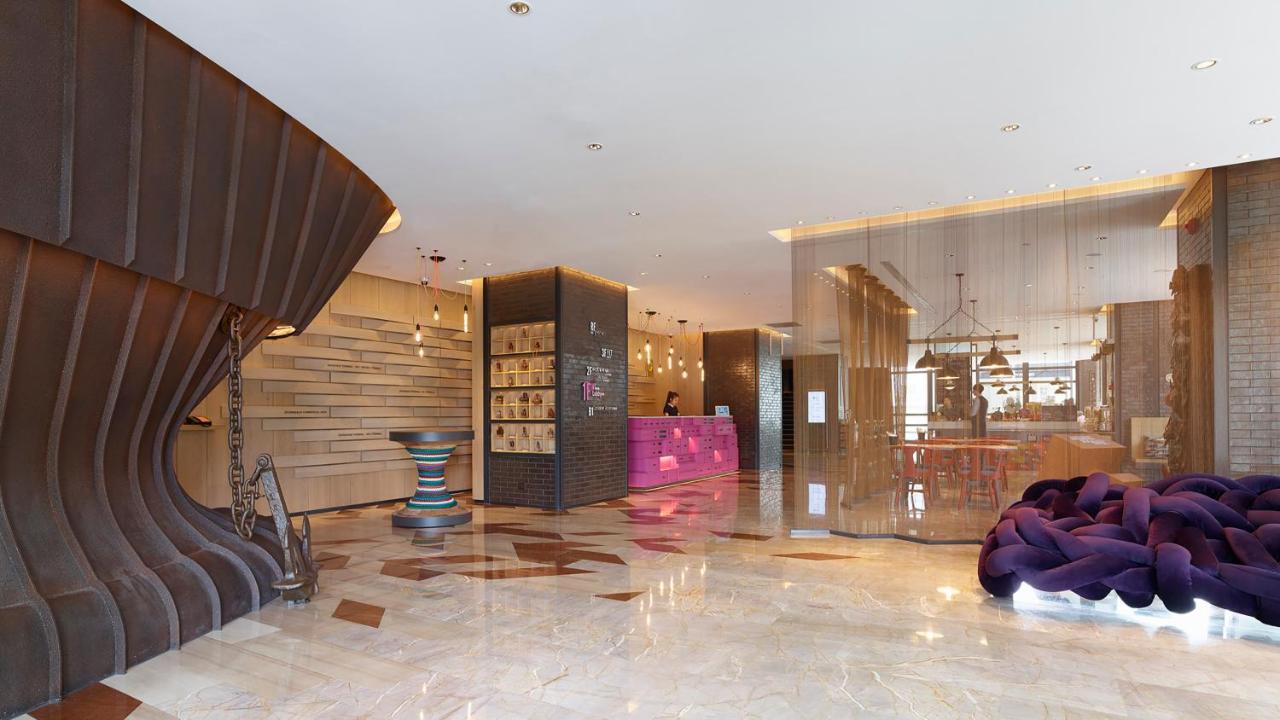 Hotel Indigo Kaohsiung Central Park, an IHG Hotel Bagian luar foto Lobby
